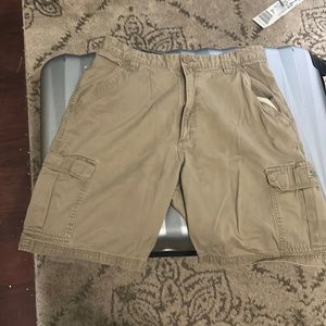 GUC Wrangler Shorts. Tag is worn but almost positive these are 34.